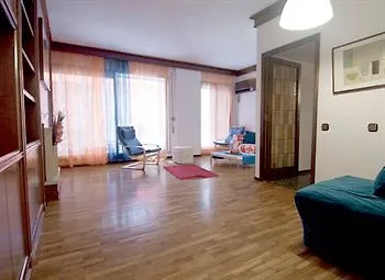 ברצלונה Valencia Apartments מלון